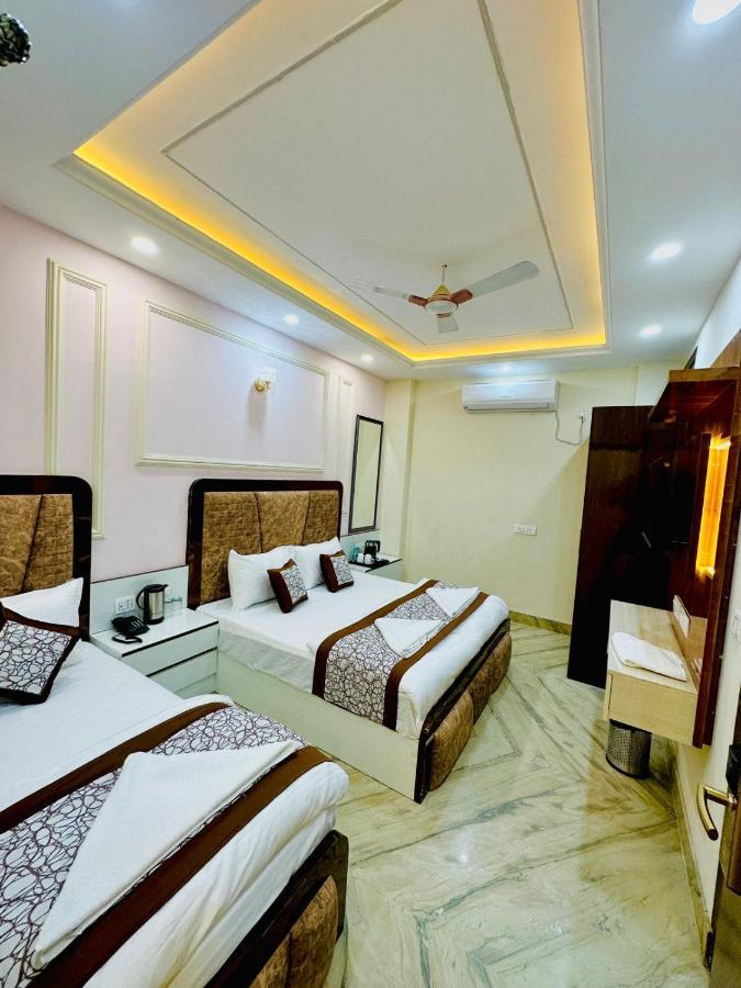 Hotel Samrat Residency 10 Mints Walking Distance Nizamuddin Railway Station Neu-Delhi Exterior foto