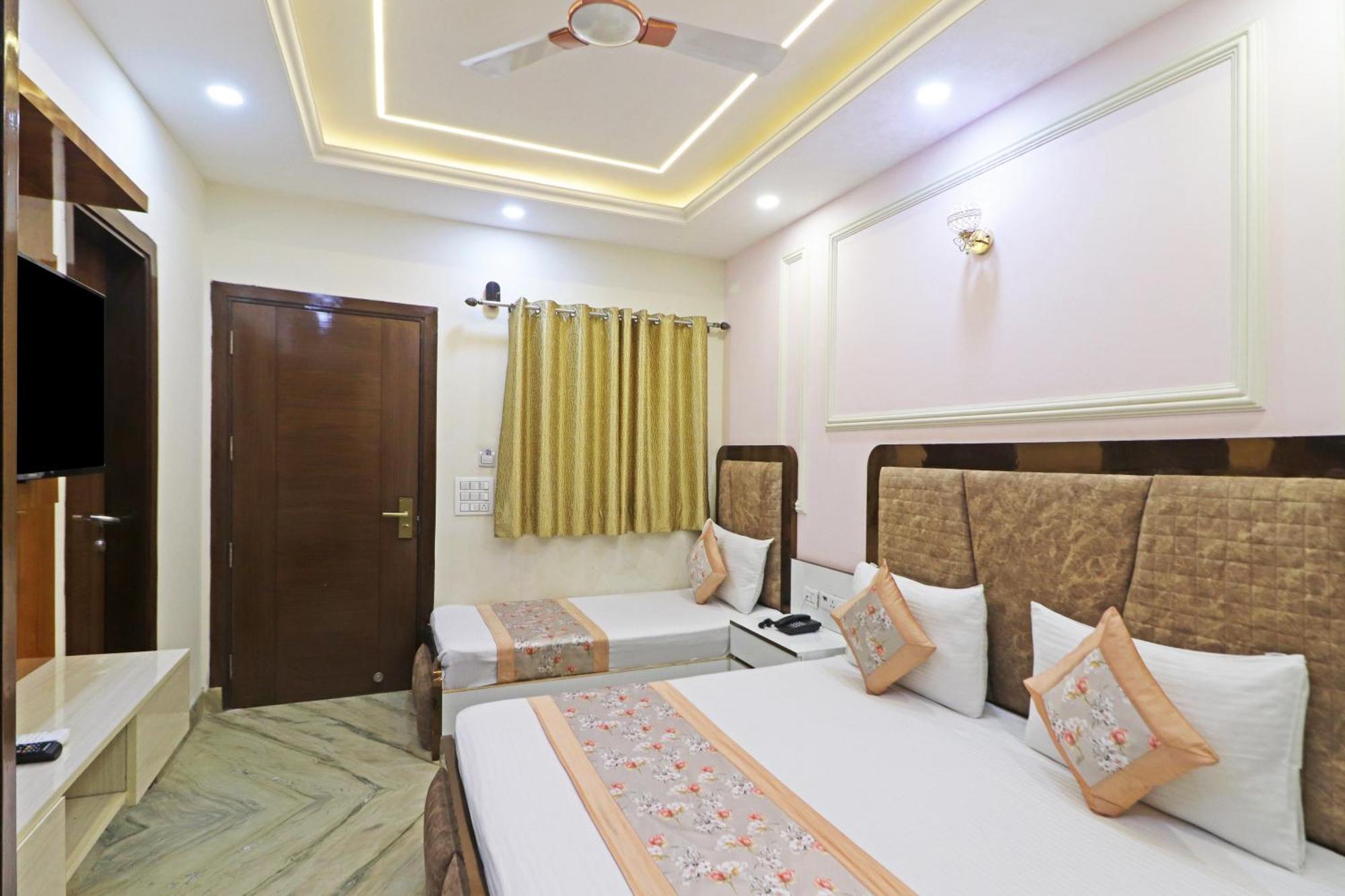 Hotel Samrat Residency 10 Mints Walking Distance Nizamuddin Railway Station Neu-Delhi Exterior foto