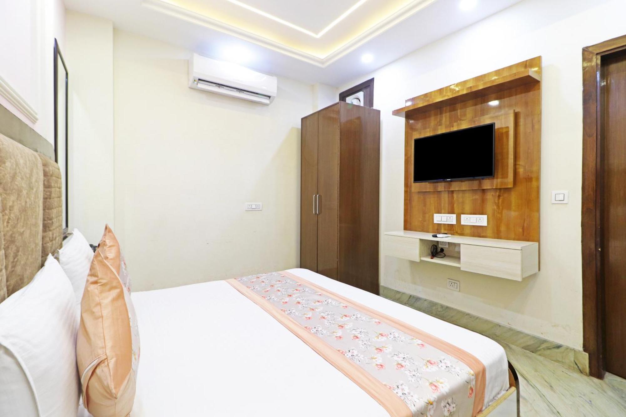 Hotel Samrat Residency 10 Mints Walking Distance Nizamuddin Railway Station Neu-Delhi Exterior foto