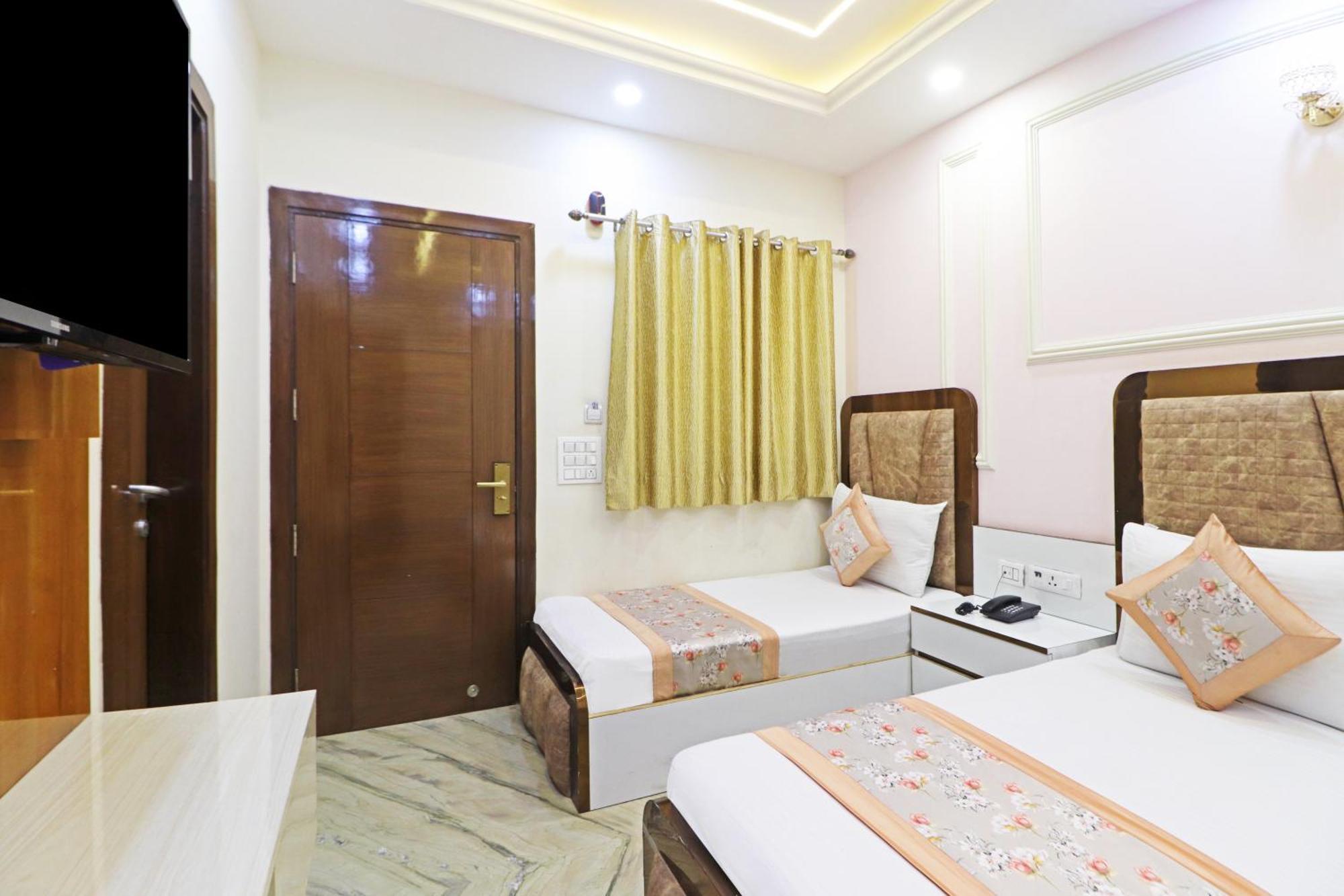Hotel Samrat Residency 10 Mints Walking Distance Nizamuddin Railway Station Neu-Delhi Exterior foto