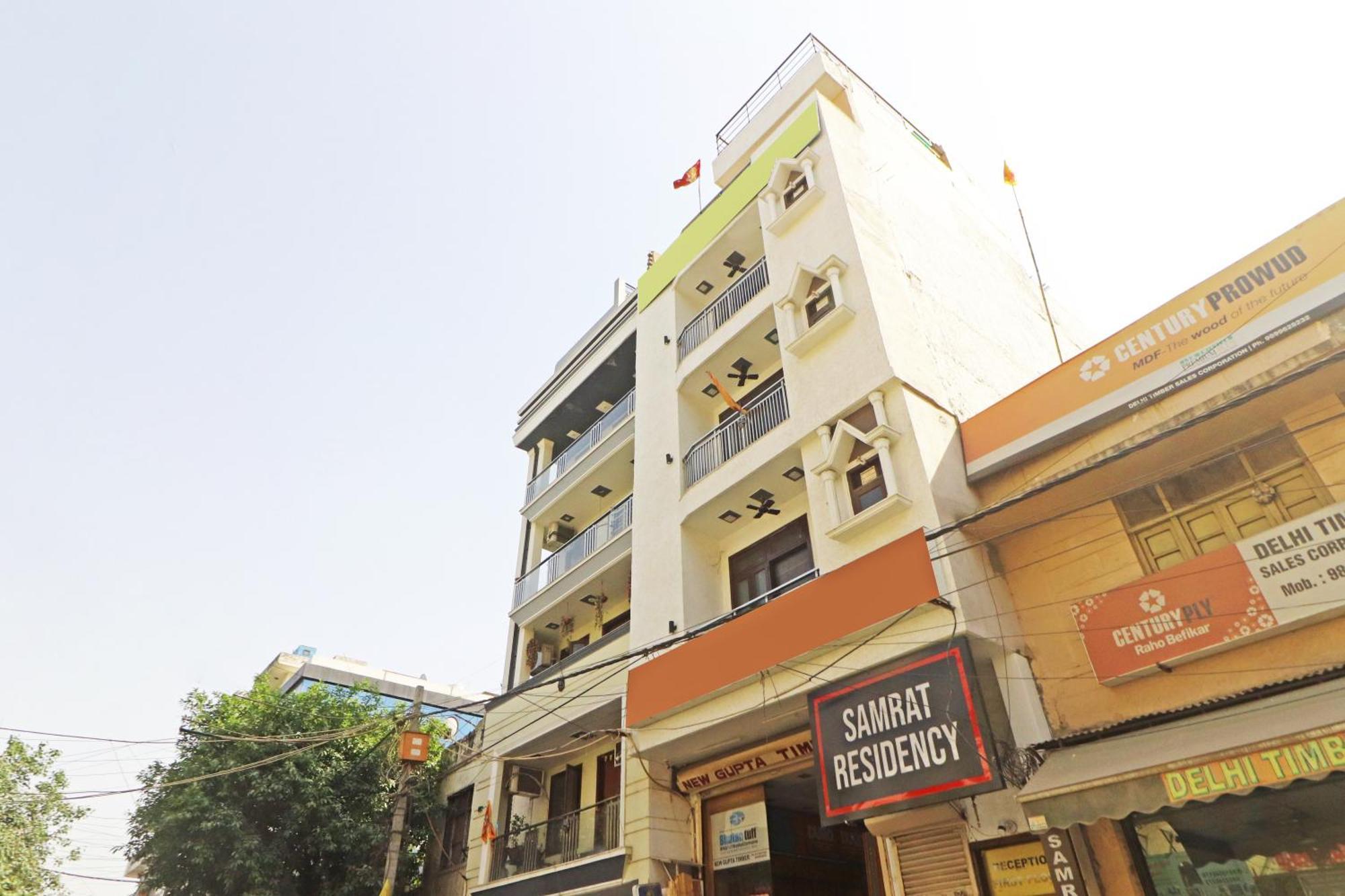 Hotel Samrat Residency 10 Mints Walking Distance Nizamuddin Railway Station Neu-Delhi Exterior foto