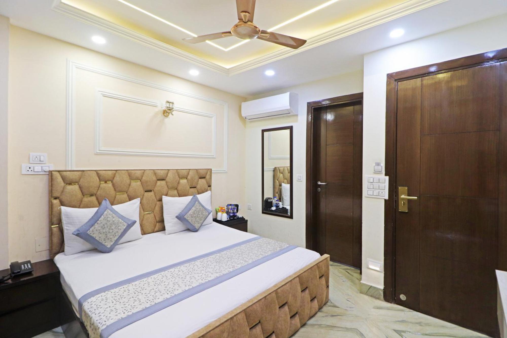 Hotel Samrat Residency 10 Mints Walking Distance Nizamuddin Railway Station Neu-Delhi Exterior foto
