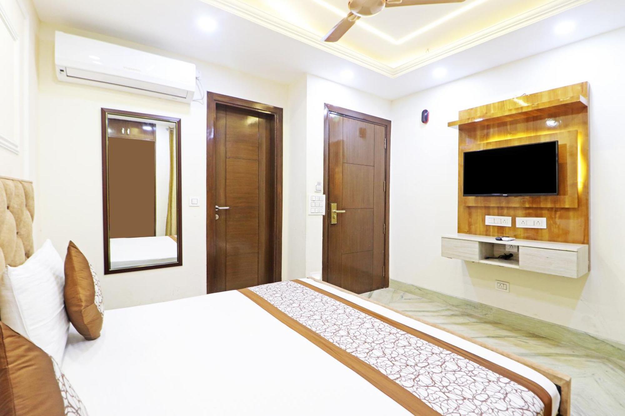 Hotel Samrat Residency 10 Mints Walking Distance Nizamuddin Railway Station Neu-Delhi Exterior foto