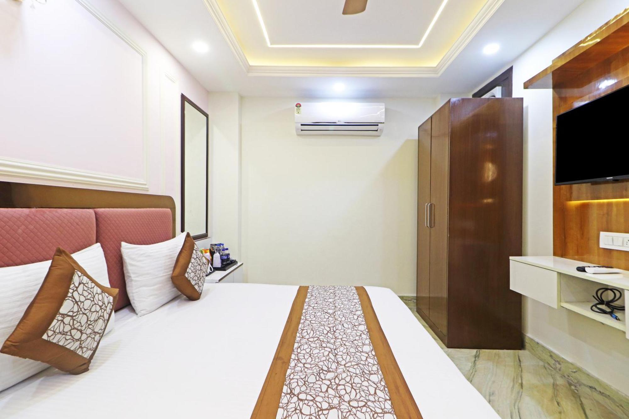 Hotel Samrat Residency 10 Mints Walking Distance Nizamuddin Railway Station Neu-Delhi Exterior foto