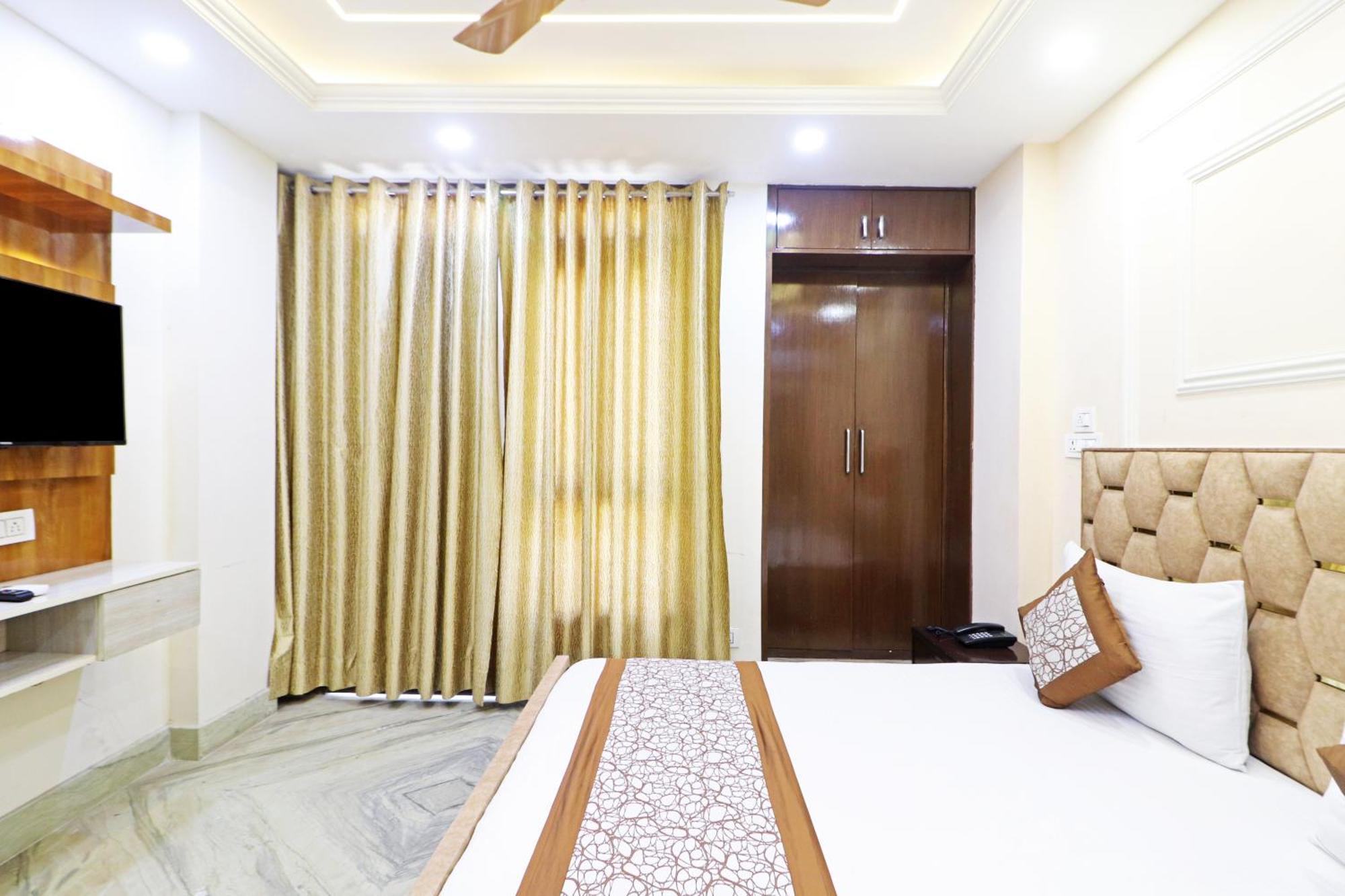 Hotel Samrat Residency 10 Mints Walking Distance Nizamuddin Railway Station Neu-Delhi Exterior foto