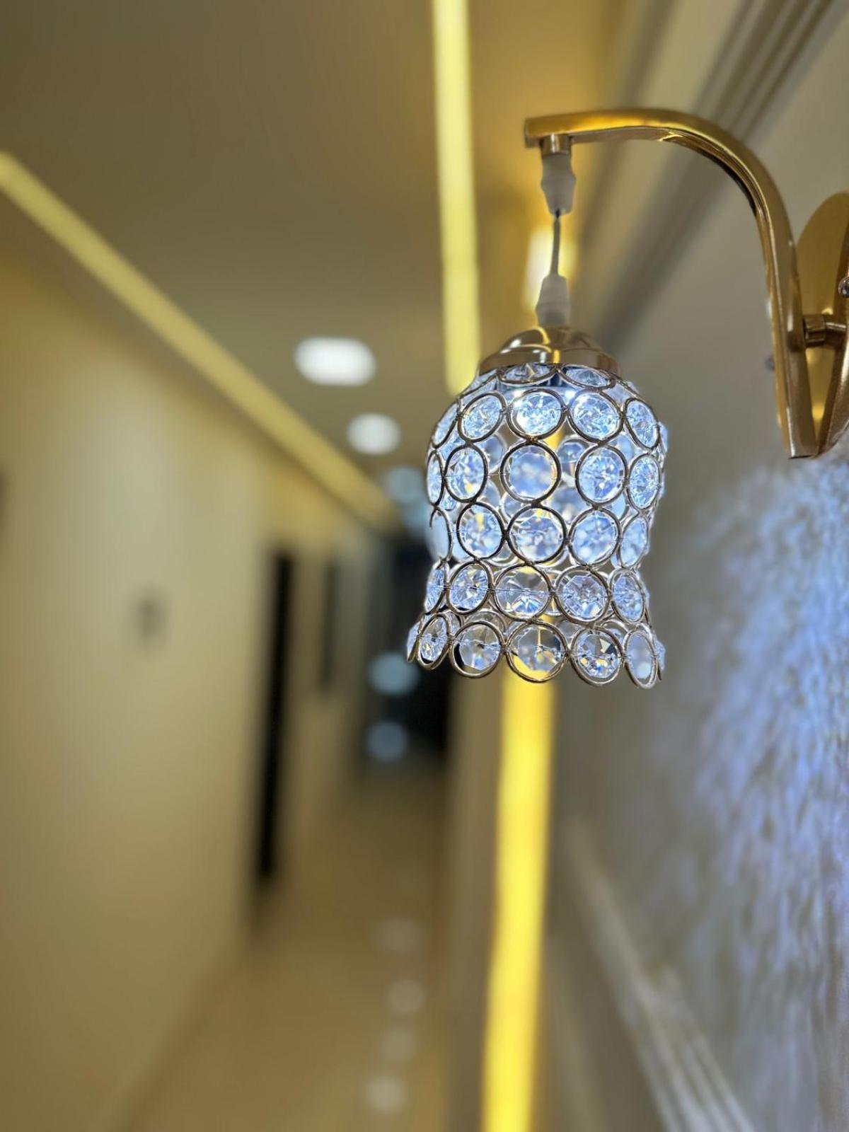 Hotel Samrat Residency 10 Mints Walking Distance Nizamuddin Railway Station Neu-Delhi Exterior foto